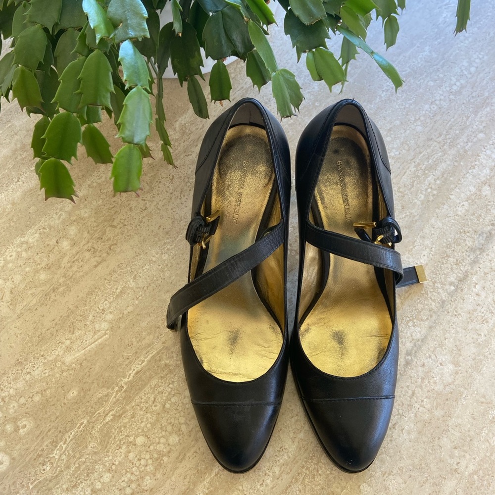 Banana Republic Black Heels 👠